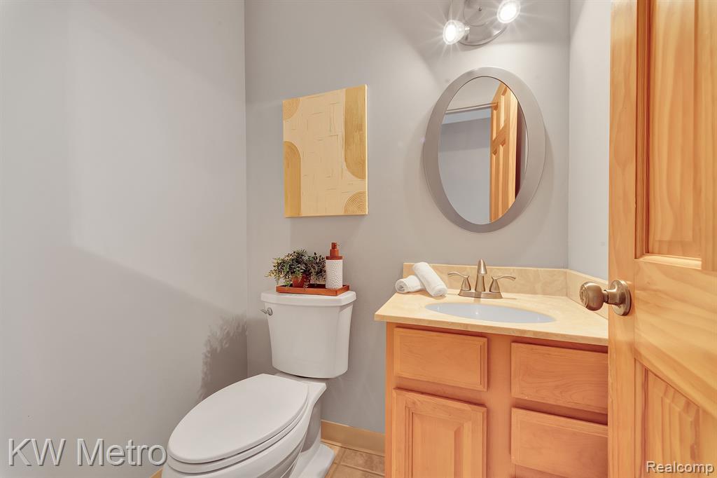 415 LANGE Drive, Troy, MI 48098 — Photo 18