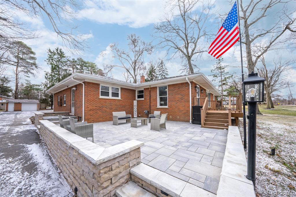531 Oxbow Lake Road, White Lake, MI — Photo 2