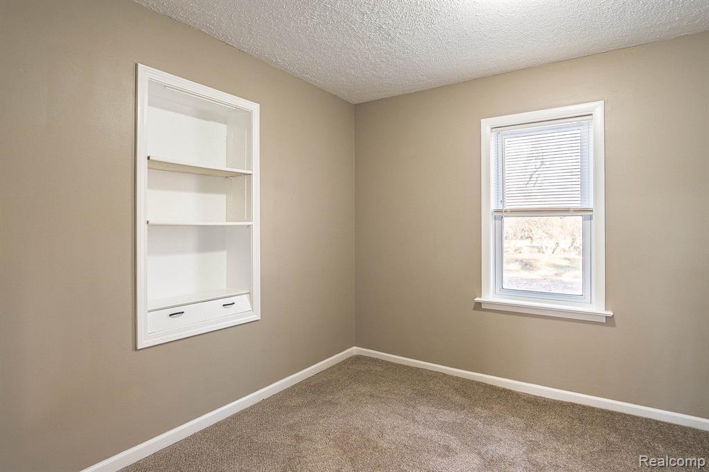 5604 BLACKMOOR Street, Commerce Twp, MI 48382 — Photo 13
