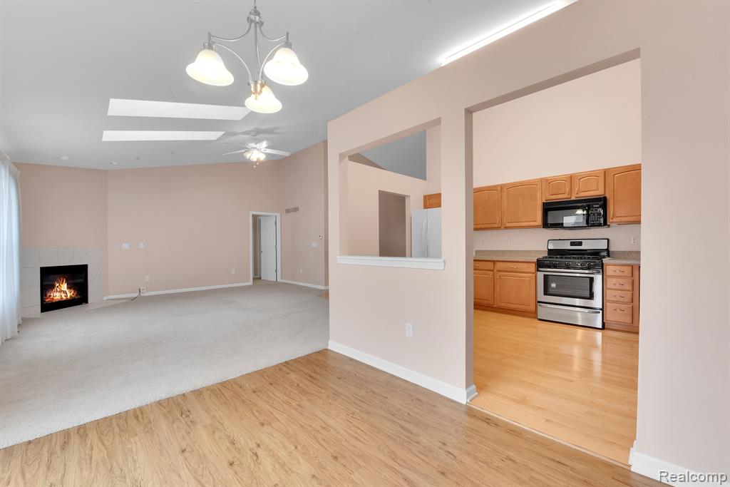 23778 ASHLEY Drive, Flat Rock, MI 48134 — Photo 9