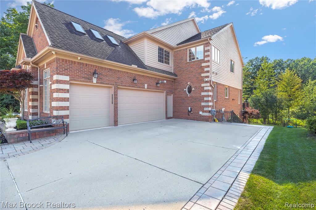 5679 Branford Drive, West Bloomfield, MI — Photo 60