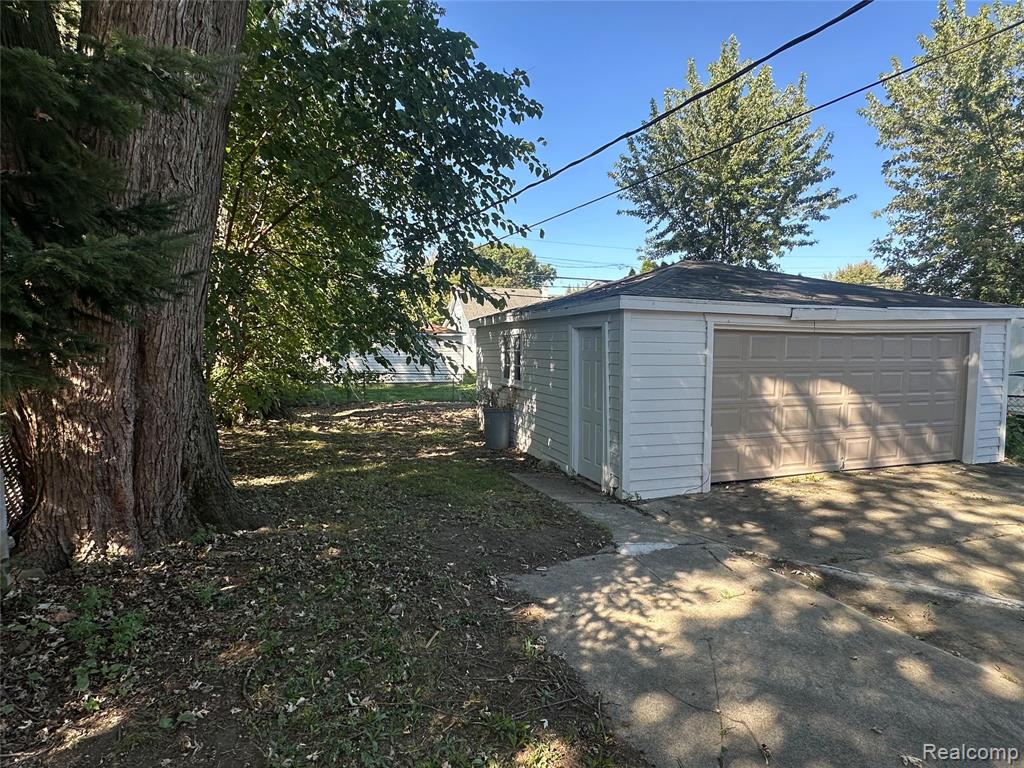 4640 Edgewood Street, Dearborn Heights, MI 48125 — Photo 12