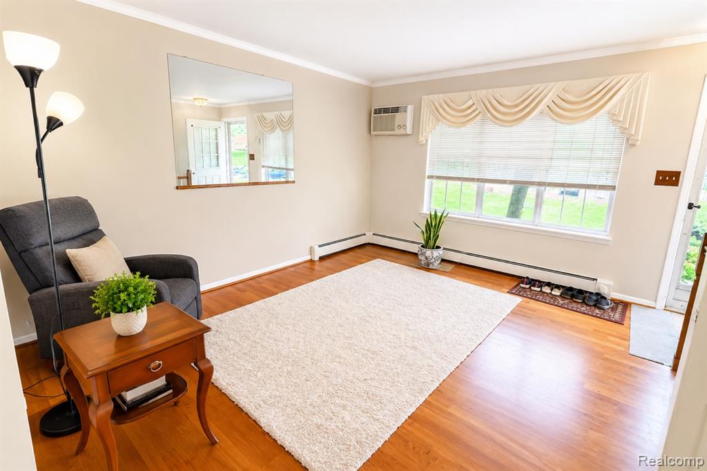 61227 Heritage, South Lyon, MI 48178 — Photo 2