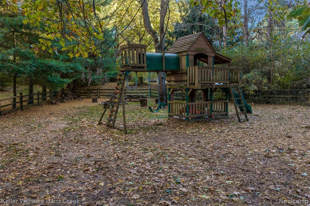 912 E Gunn Road, Rochester, MI 48306 — Photo 44