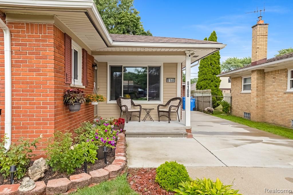8100 Lochdale Street, Dearborn Heights, MI 48127 — Photo 6