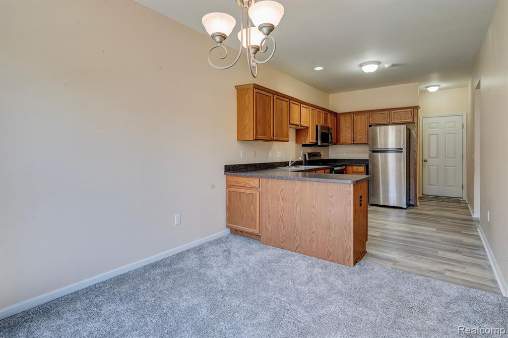 41211 N MAPLEWOOD Drive, Canton, MI 48187 — Photo 13