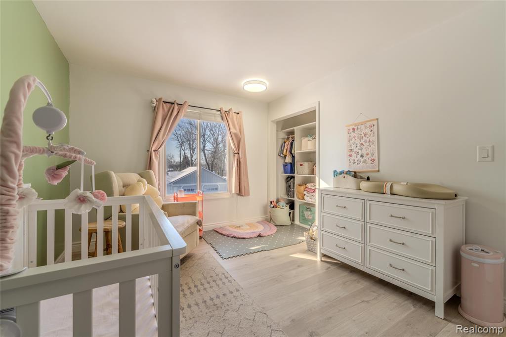 6790 Grassland Avenue, West Bloomfield, MI 48324 — Photo 17