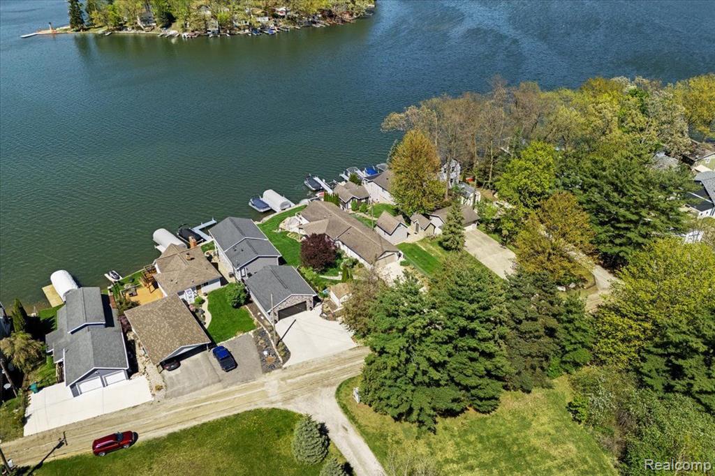 6521 HARTWOOD Drive, Fenton, MI 48430 — Photo 44