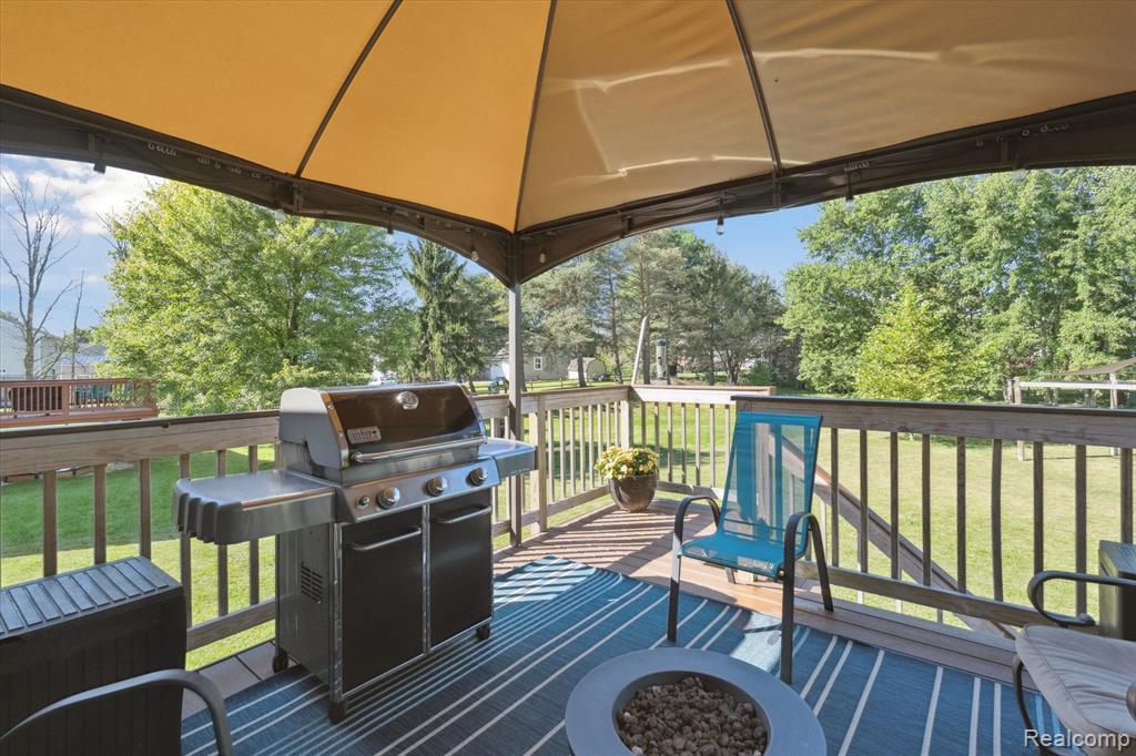 7056 Glenmeadow Court, Grand Blanc, MI 48439 — Photo 42