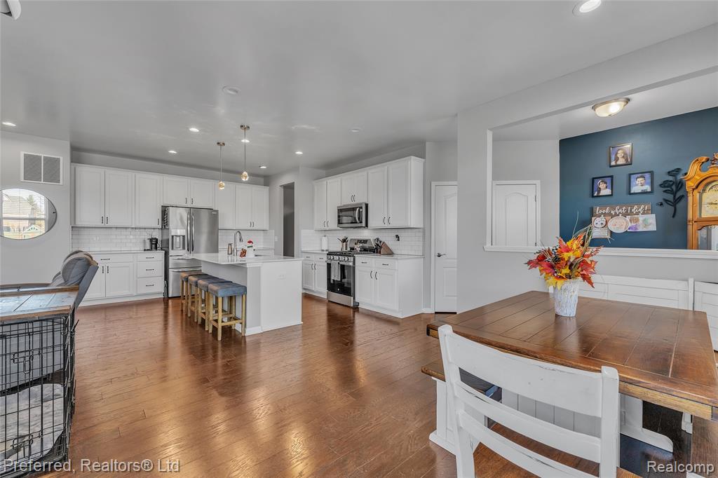 49720 Shoreline Drive, Canton, MI 48187 — Photo 20
