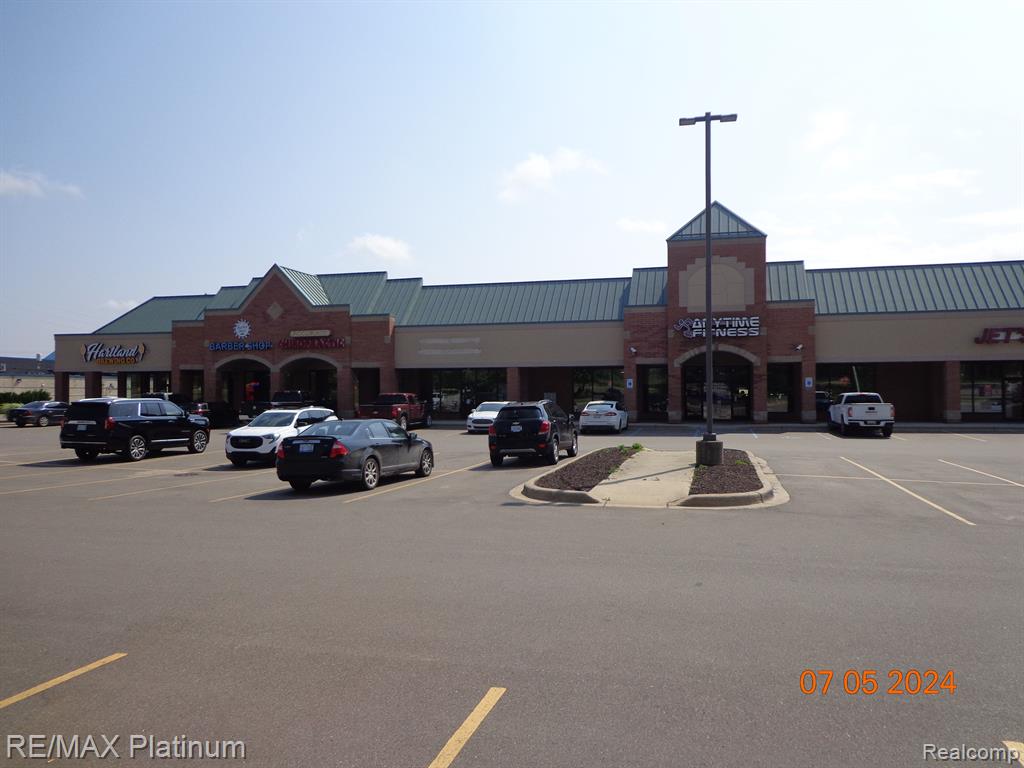 1818 N OLD US 23, Howell, MI 48843 — Photo 4