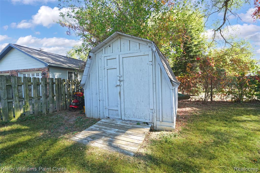3530 Davison Road, Lapeer, MI 48446 — Photo 31