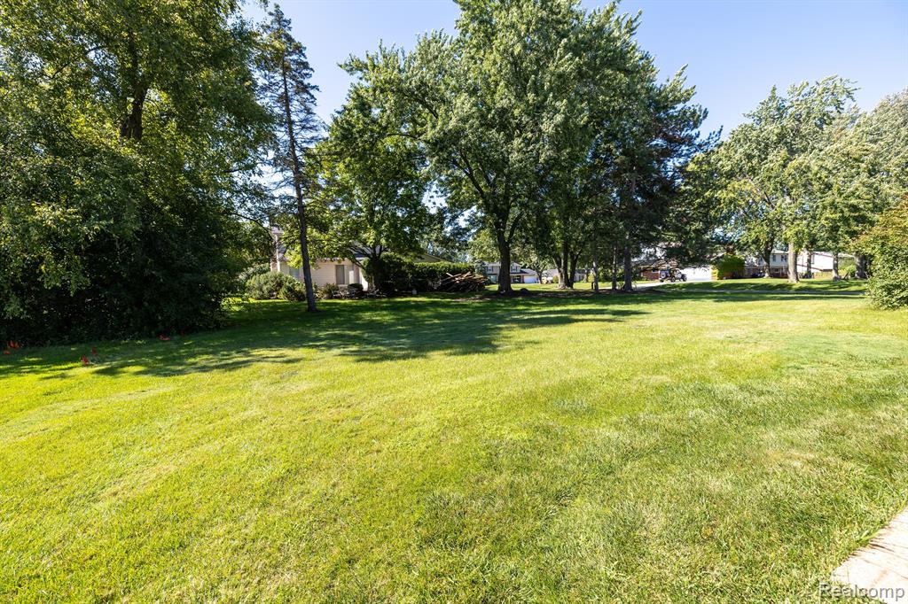 6825 ALDERLEY Way, West Bloomfield, MI — Photo 46