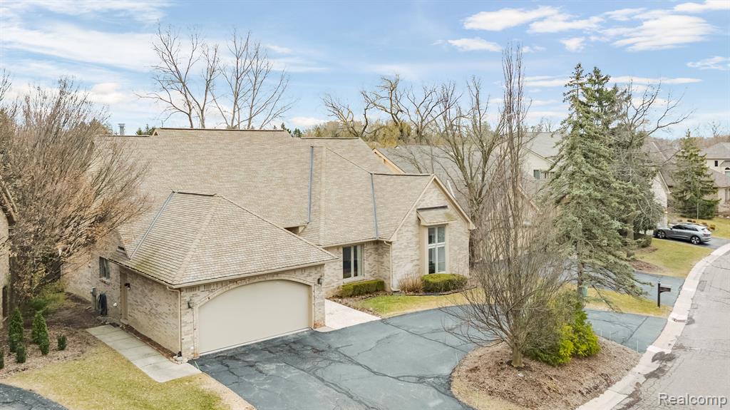 5035 Oakbrooke Drive, West Bloomfield, MI 48323 — Photo 40