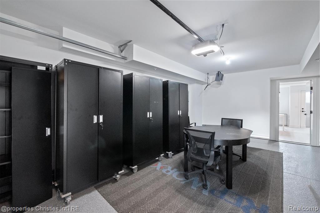 533 E Harrison Avenue, 35, Royal Oak, MI 48067 — Photo 33