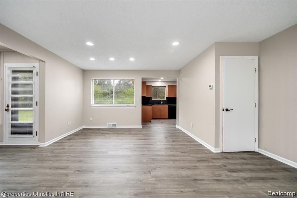 4912 S CLUNBURY Road, West Bloomfield, MI — Photo 13