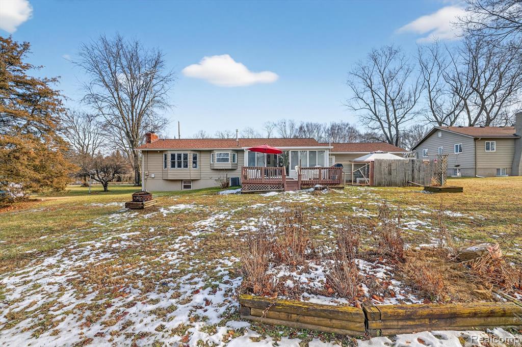 516 Sunnyslope Drive, Flushing, MI 48433 — Photo 17