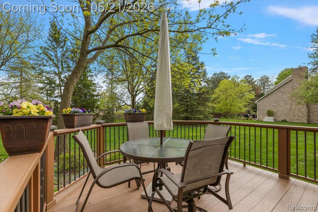 33891 Yorkridge Street, Farmington, MI 48331 — Photo 14