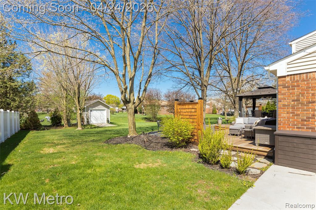 5267 Winchester Drive, Troy, MI 48085 — Photo 41