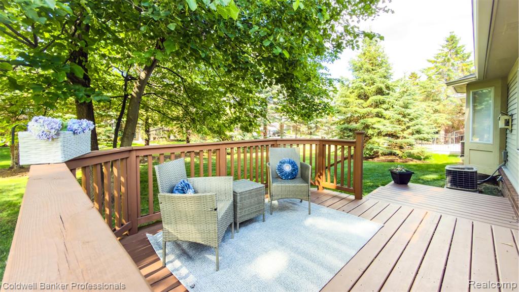 5711 Ortman Drive, Sterling Heights, MI 48314 — Photo 39
