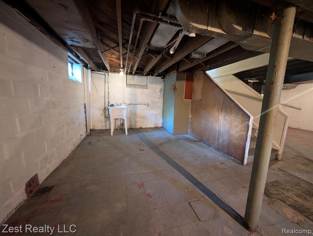 231 W BRENTWOOD Street, Highland Park, MI 48203 — Photo 16