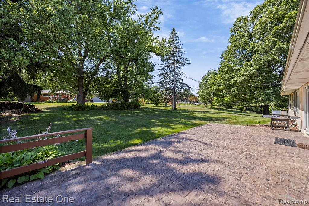7400 Biscayne Avenue, White Lake, MI 48383 — Photo 35