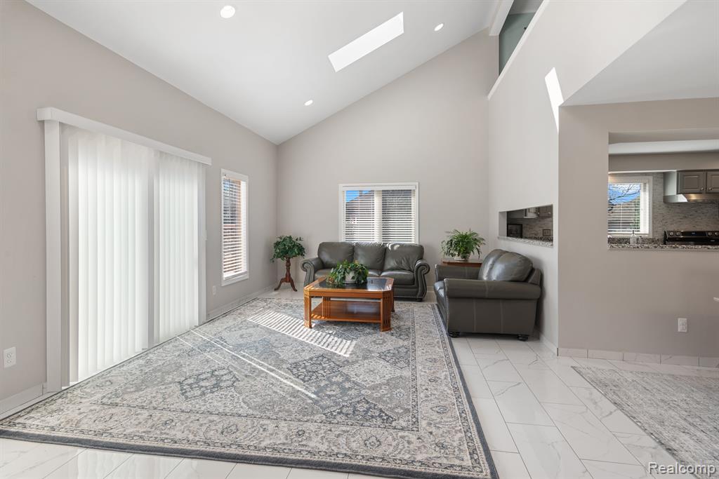 45800 MEADOWS Circle W, Macomb, MI 48044 — Photo 5