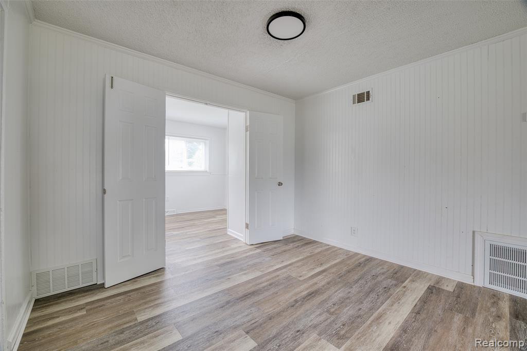585 Olds Street, Ypsilanti, MI 48198 — Photo 11