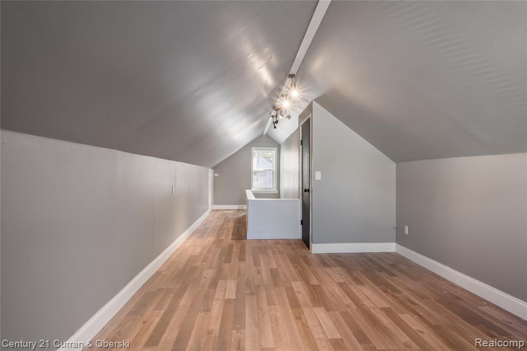 18933 Kenosha Street, Harper Woods, MI 48225 — Photo 20