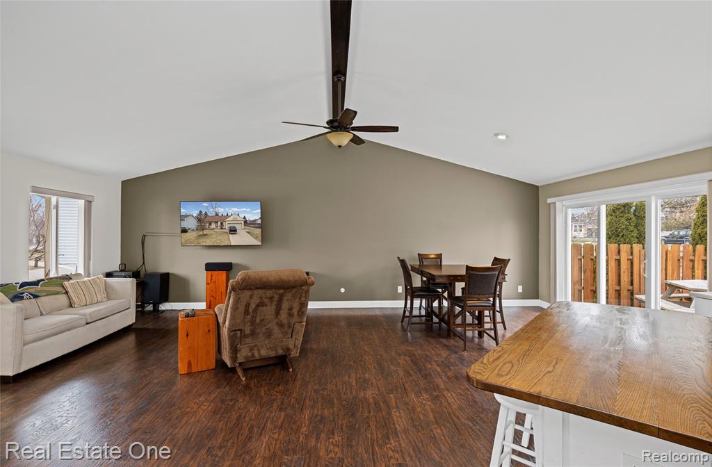 6335 Stonehearth Pass, Grand Blanc, MI 48439 — Photo 8