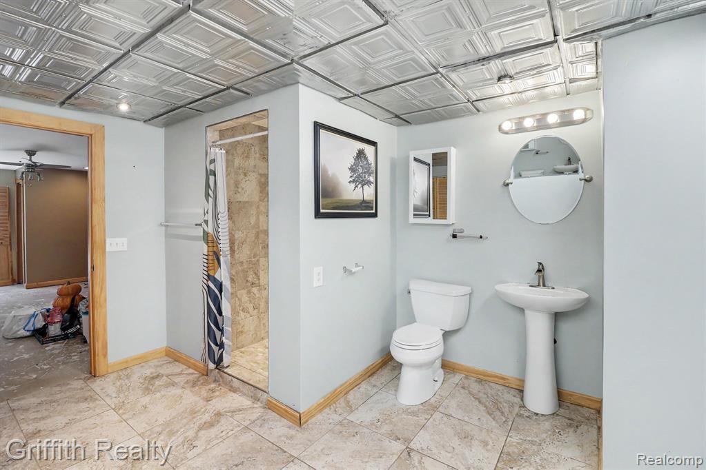 7055 Augustine Court, Fenton, MI 48430 — Photo 22