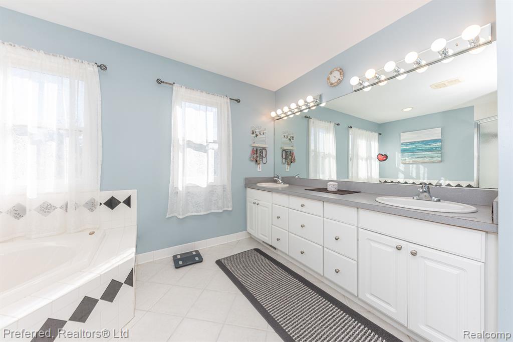 3104 SPRING HOLLOW, Ann Arbor, MI 48105 — Photo 36