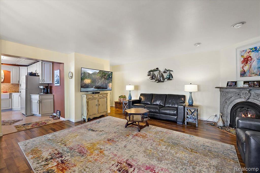 16 S NORTH SHORE Drive, Lake Orion, MI 48362 — Photo 33
