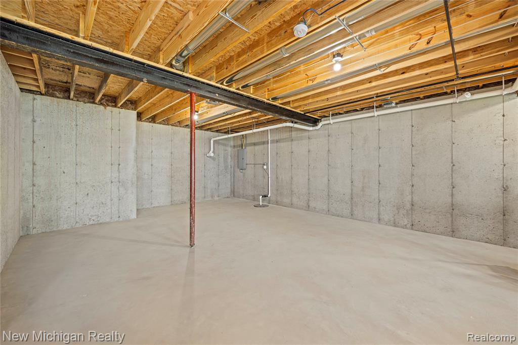 7453 Village Court, Davisburg, MI 48350 — Photo 46
