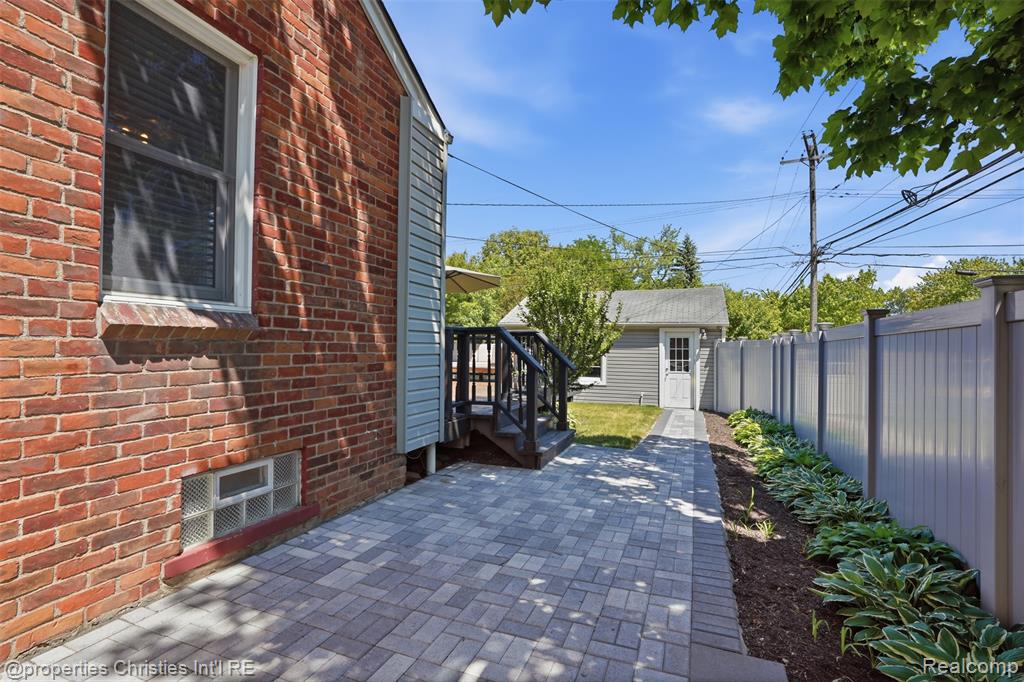 4602 Groveland Avenue, Royal Oak, MI 48073 — Photo 37