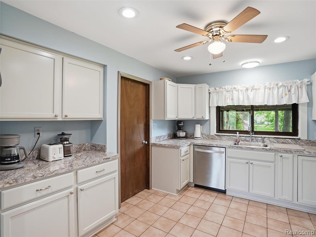37843 Emery Street, Clinton Twp, MI 48036 — Photo 12