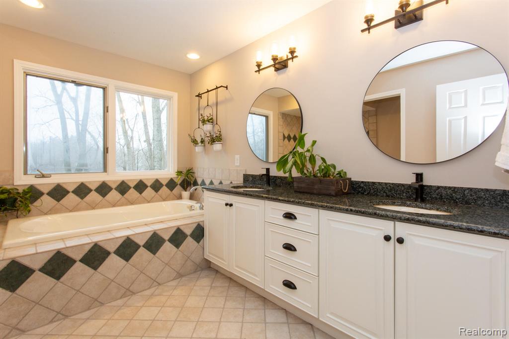 414 Roundview Drive, Rochester, MI 48307 — Photo 10