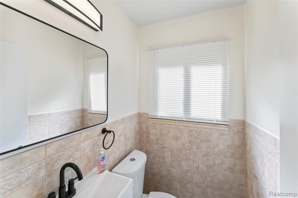 7918 Fleet Street, Canton, MI 48187 — Photo 18