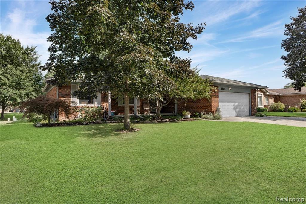 6874 Little Creek Drive, Troy, MI 48085 — Photo 3