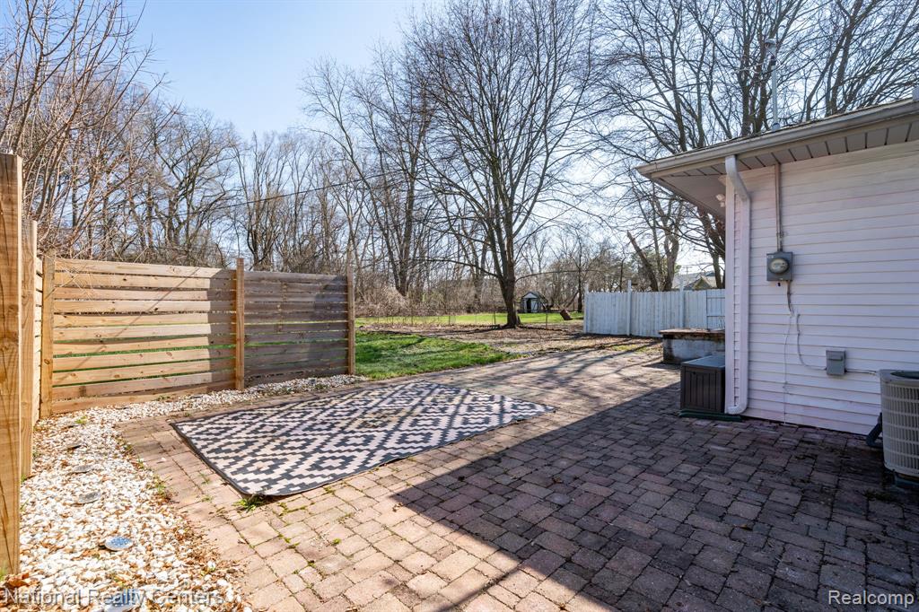 2654 Hatton Road, Auburn Hills, MI 48326 — Photo 26