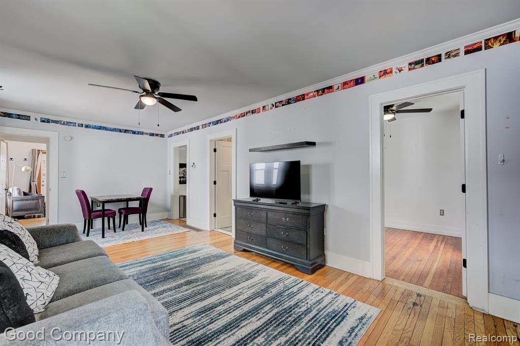 573 E Oakridge Street, Ferndale, MI 48220 — Photo 3
