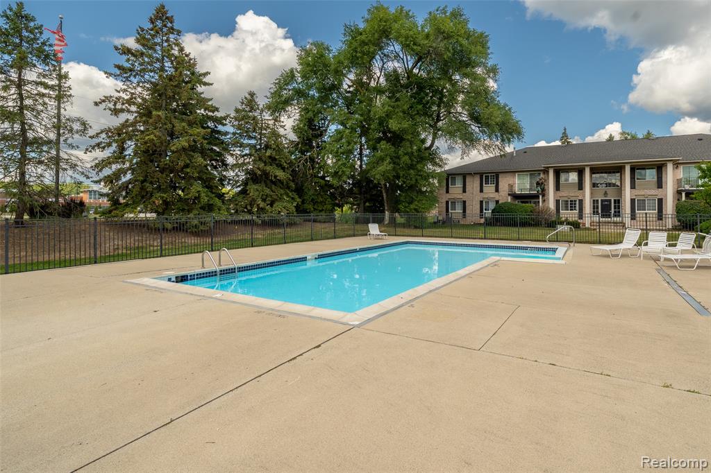 6151 Orchard Lake Road, 103, West Bloomfield, MI — Photo 28