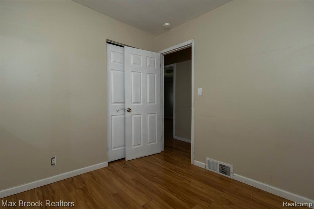 4829 WOLGAST Drive, Warren, MI 48092 — Photo 28