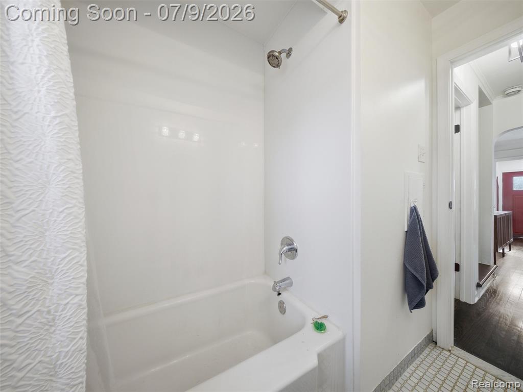 622 N Rembrandt Avenue, Royal Oak, MI 48067 — Photo 15