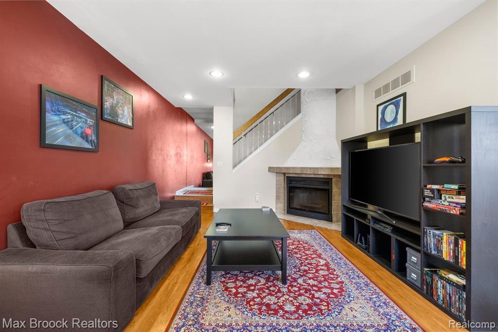 31162 Country Way, Farmington Hills, MI 48331 — Photo 4