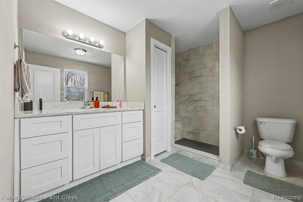 49053 Jefferson Avenue, Chesterfield, MI 48047 — Photo 17