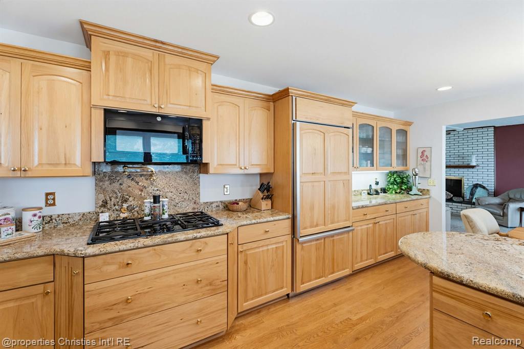 2825 Sylvan Shores Drive, Waterford, MI 48328 — Photo 8