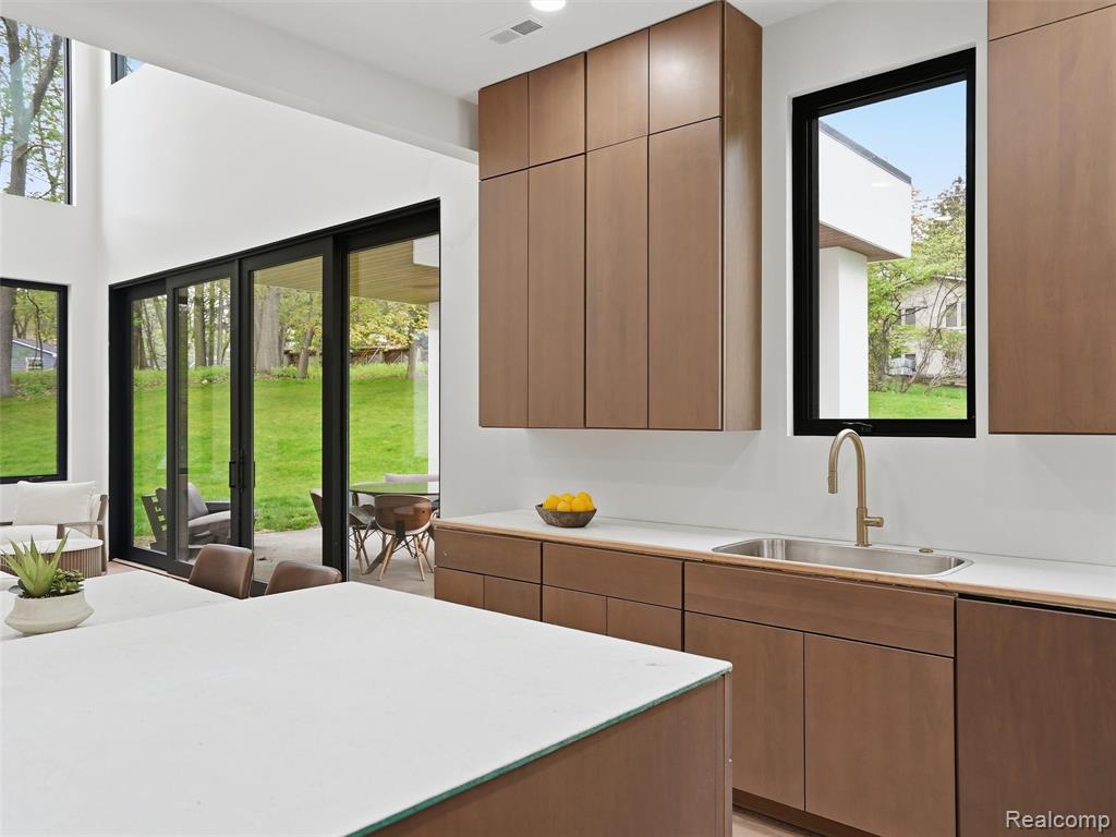 1715 Lone Pine Road, Bloomfield Hills, MI 48302 — Photo 18