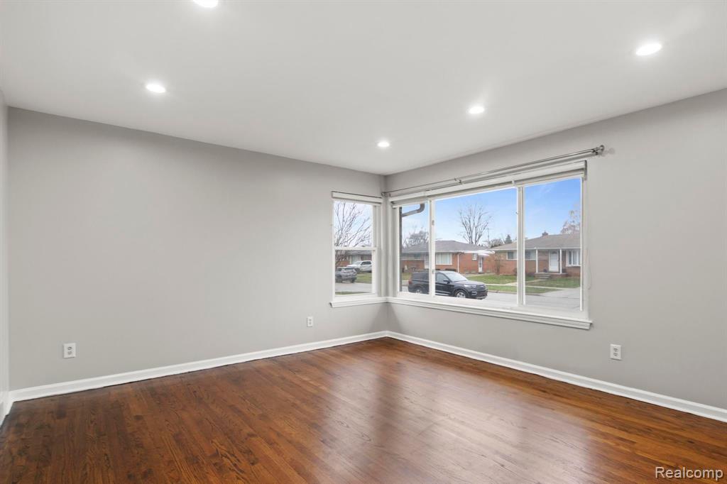 6109 KINLOCH Street, Dearborn Heights, MI 48127 — Photo 14
