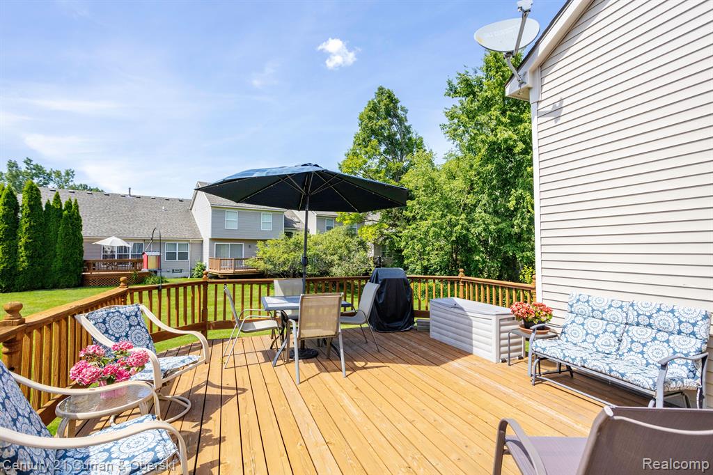 2531 Pine Drive, Wixom, MI 48393 — Photo 31